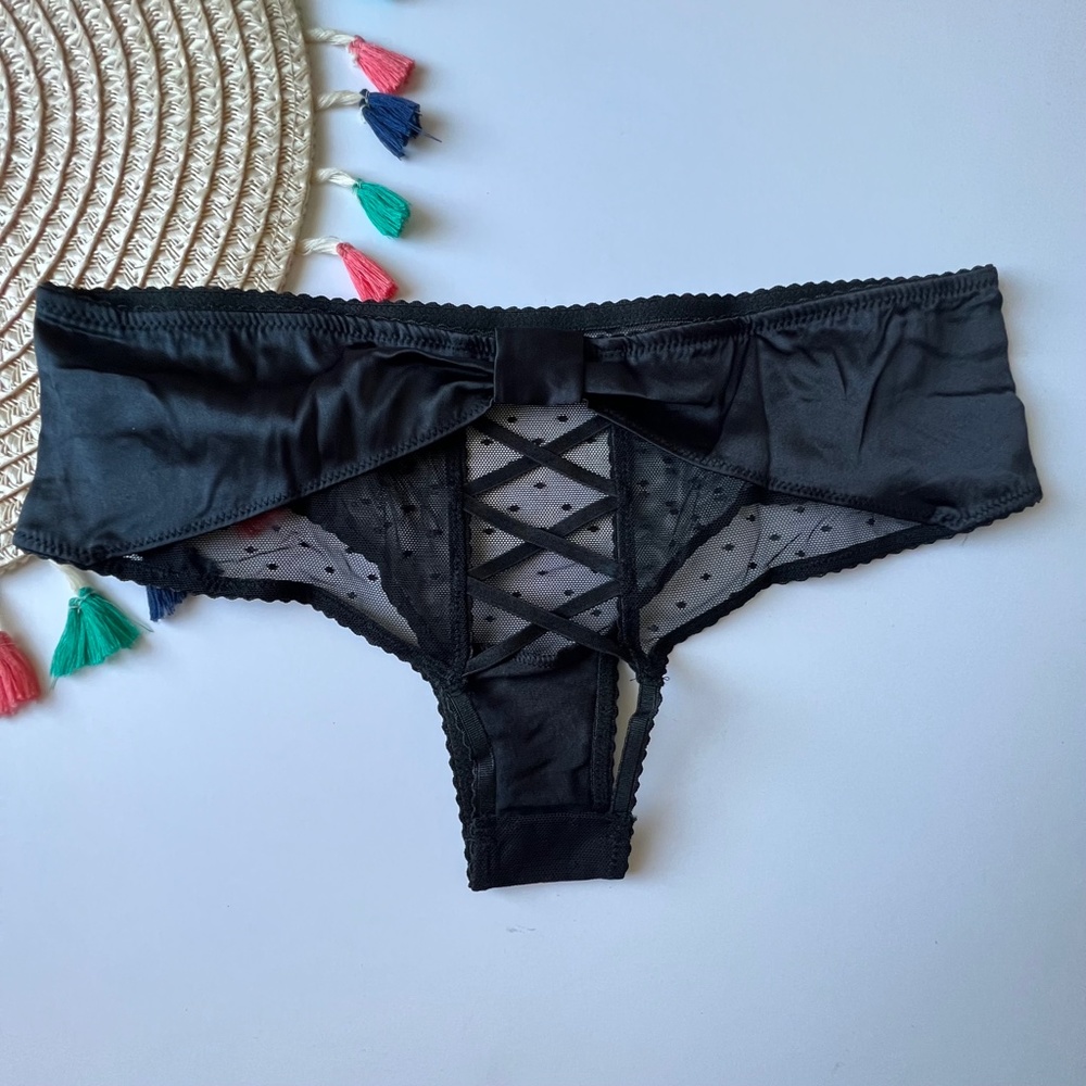 Victoria's Secret Very Sexy Back Cut-Out Cheeky Panty Black Small NEW - Picture 5 of 7